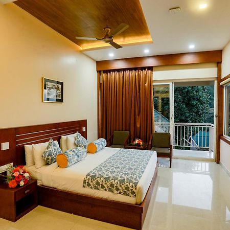 Aveda Munnar Mountains And Mist Hotel Exterior photo