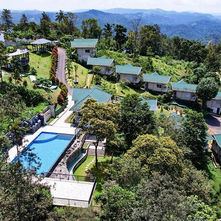 Aveda Munnar Mountains And Mist Hotel Exterior photo