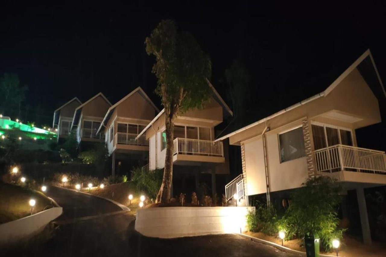 Aveda Munnar Mountains And Mist Hotel Exterior photo