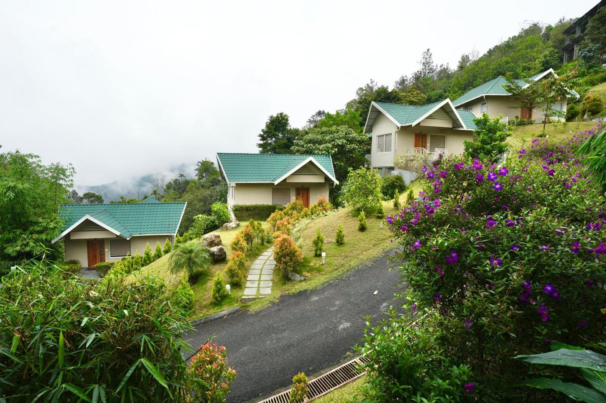 Aveda Munnar Mountains And Mist Hotel Exterior photo
