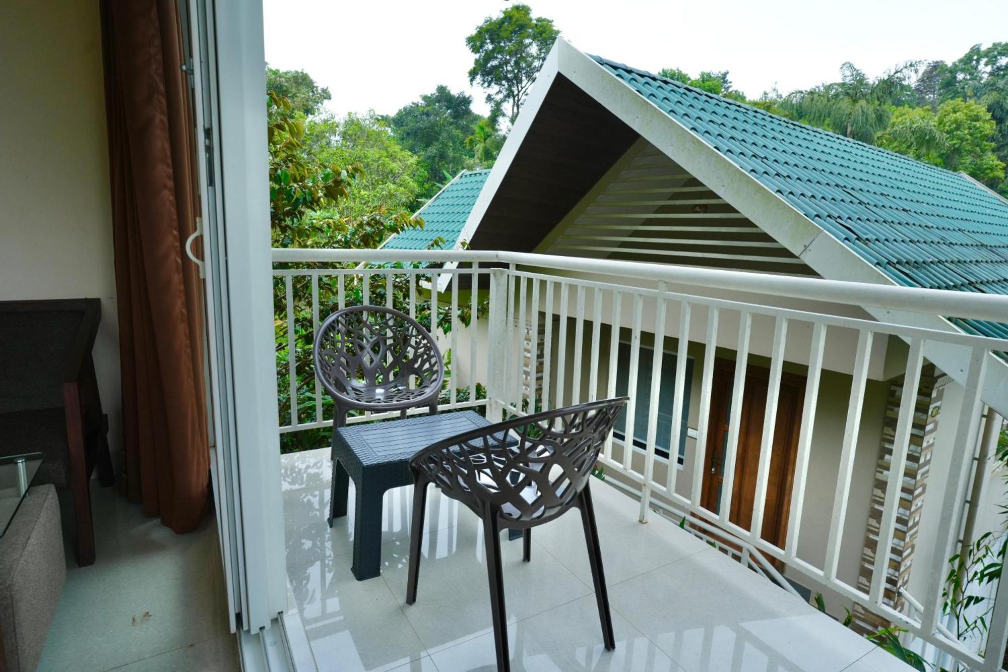 Aveda Munnar Mountains And Mist Hotel Exterior photo